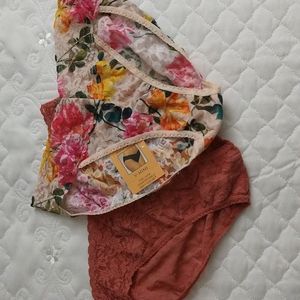 Hanky Panky V-kini NWOT